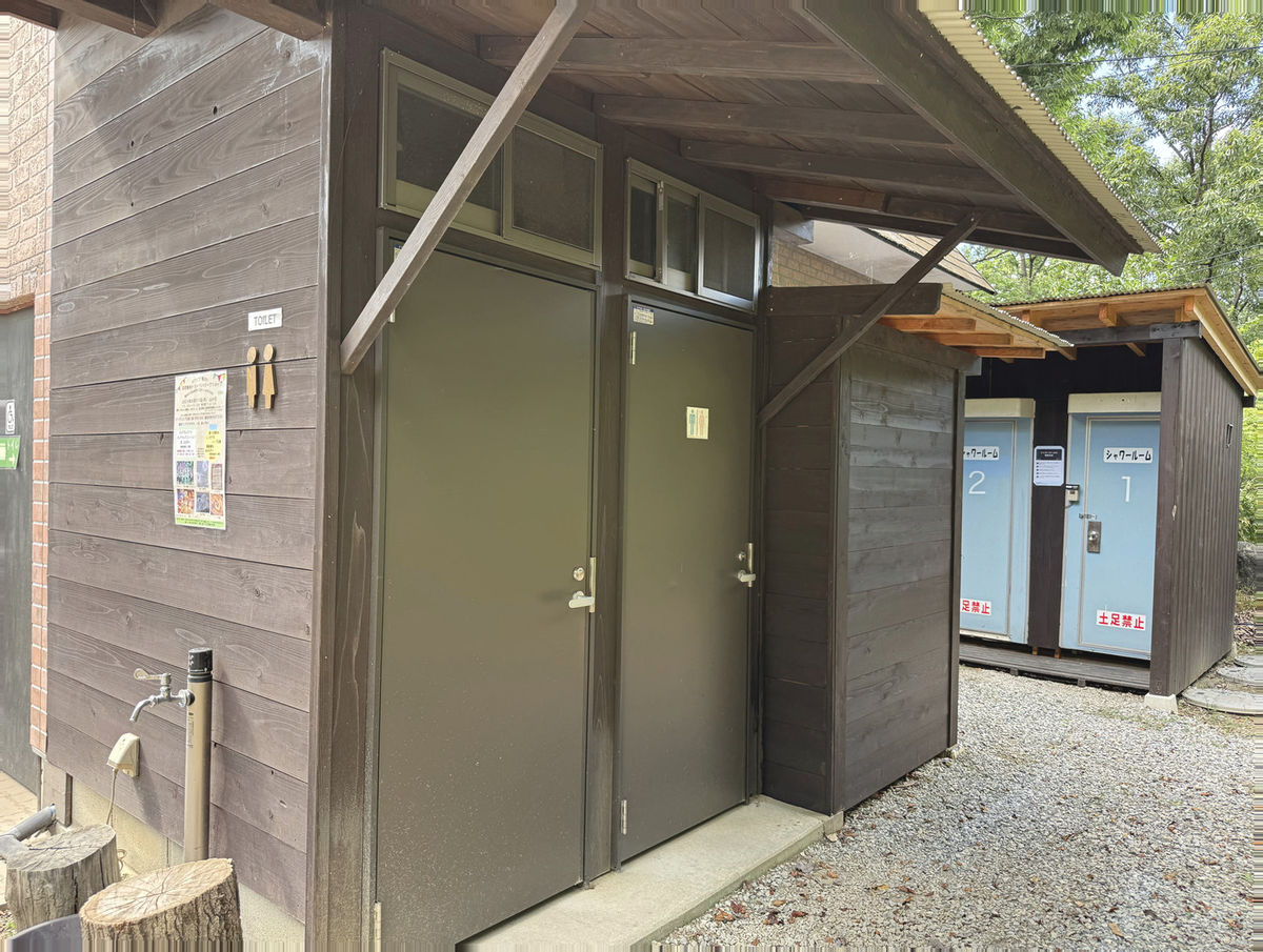 美術館エリア トイレ外観